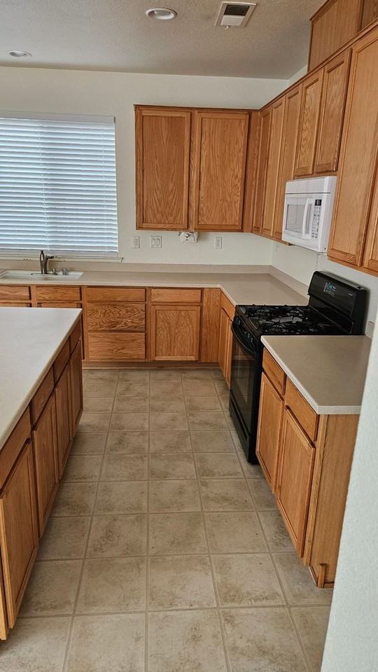 4216 Laguna Seca Ct - Photo 7 of 34