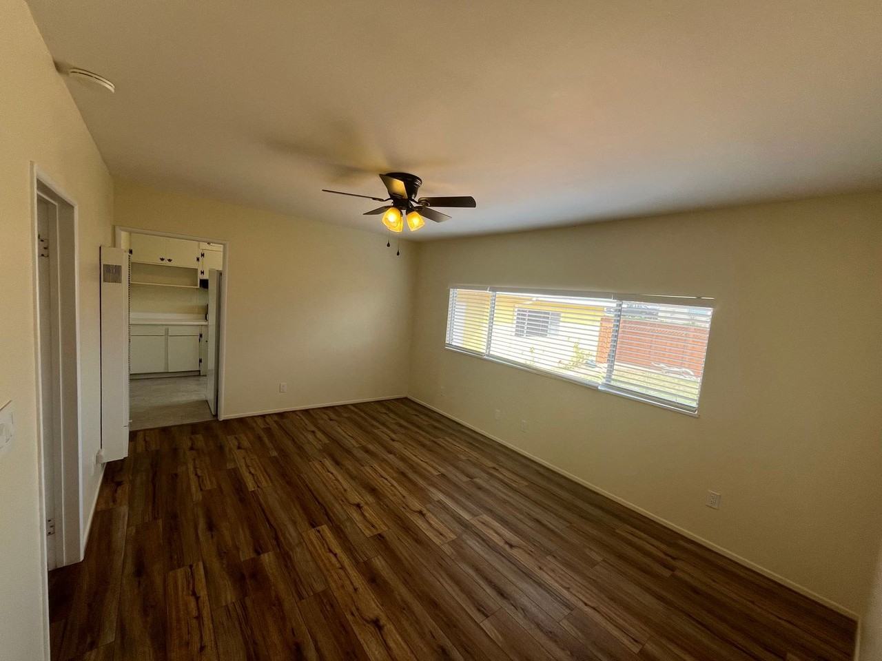 565 Hobbs Ln - Photo 4 of 14