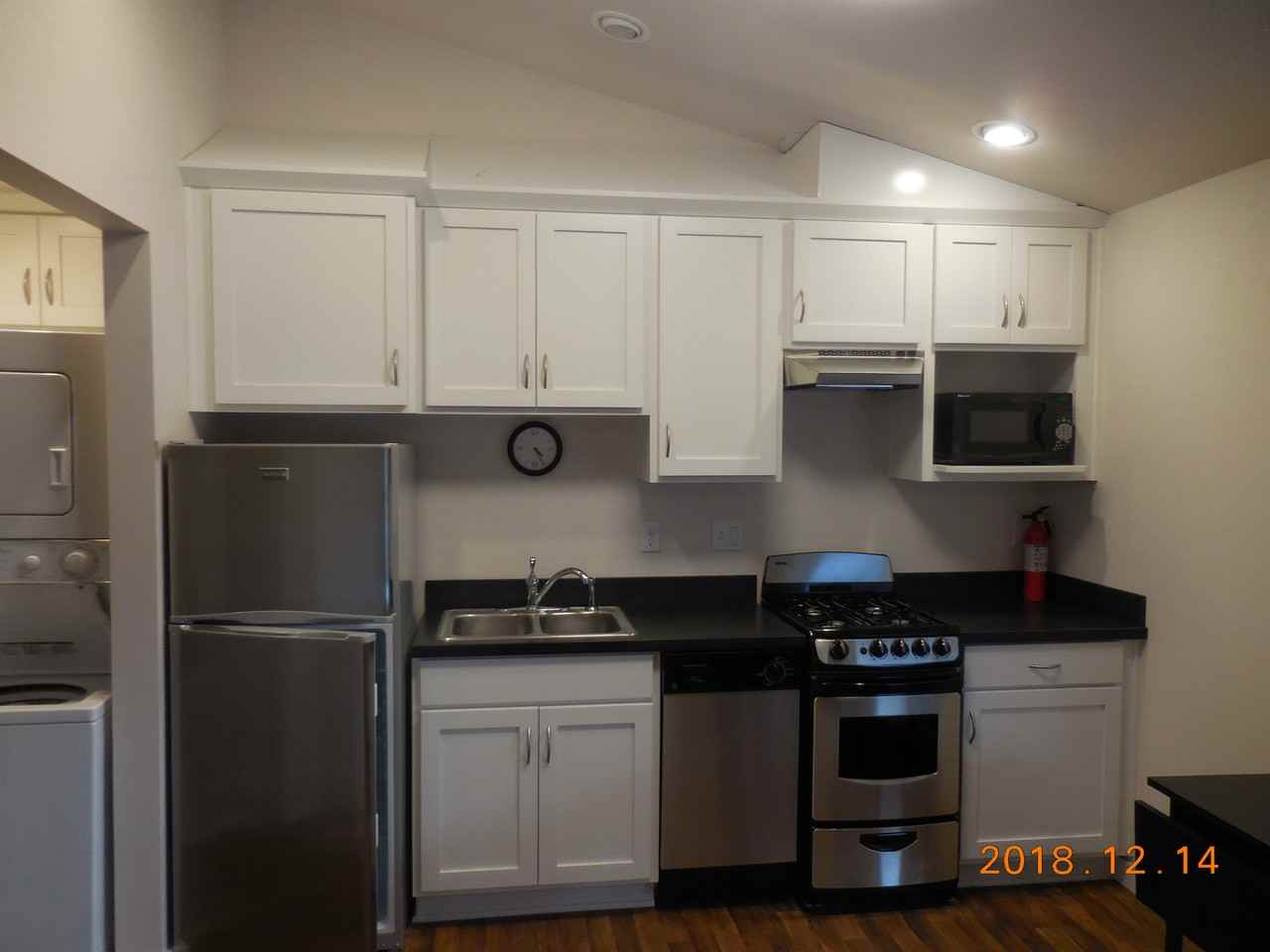 105 Sunrise Ave - Photo 3 of 12