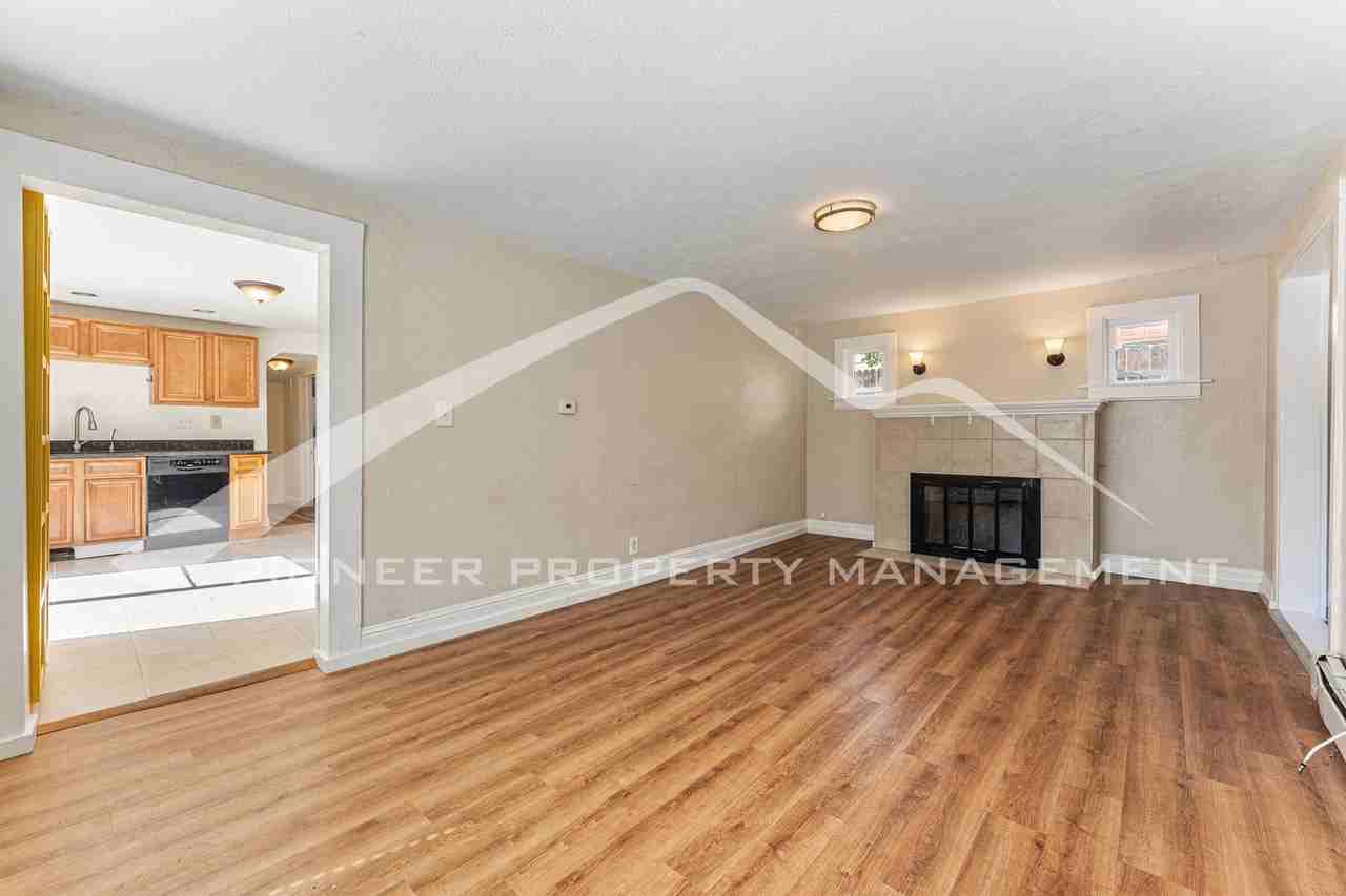 2789 Chase St - Photo 3 of 17