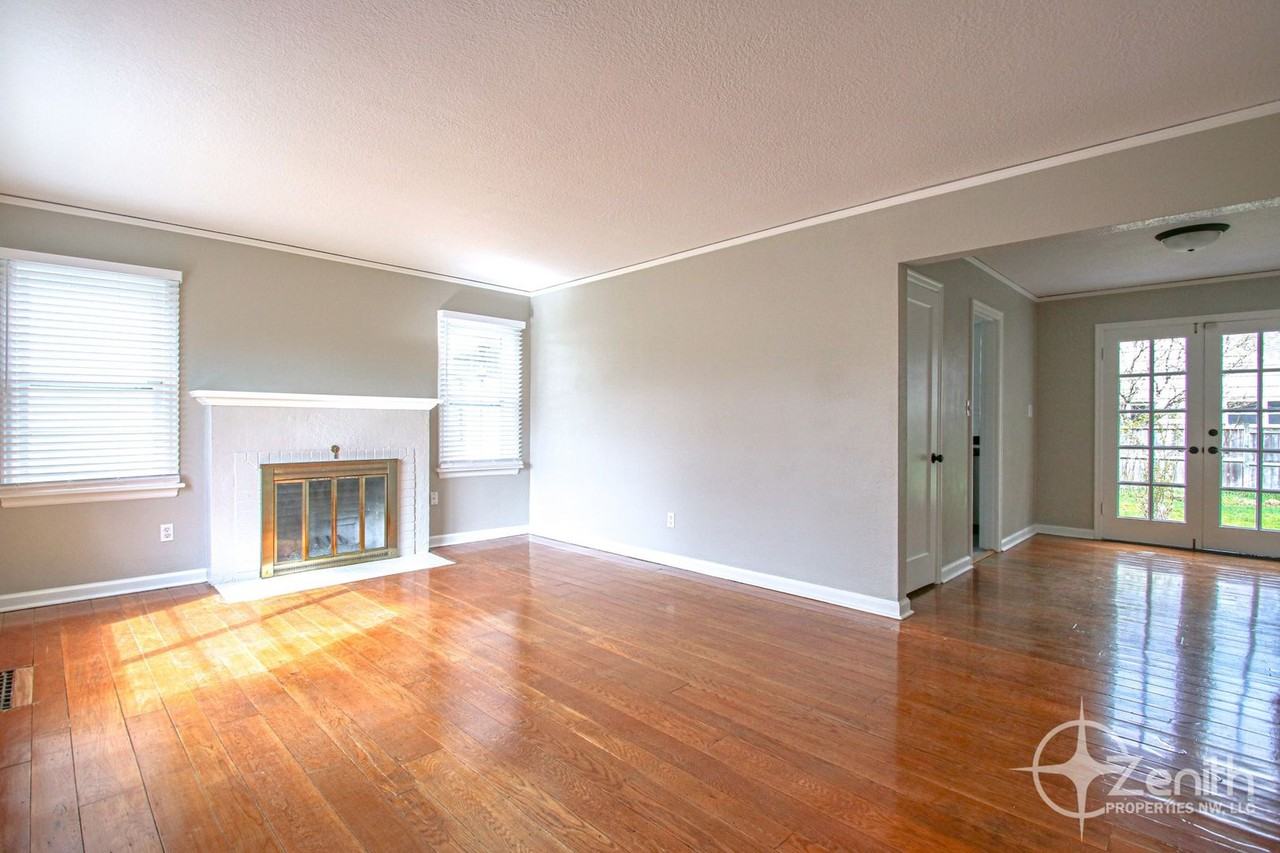 308 Nw 45th St - Photo 3 of 28