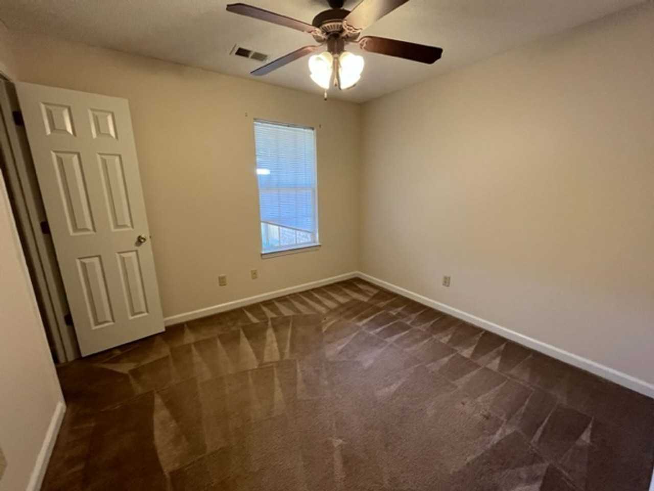 7454 Perrin Ln - Photo 4 of 13