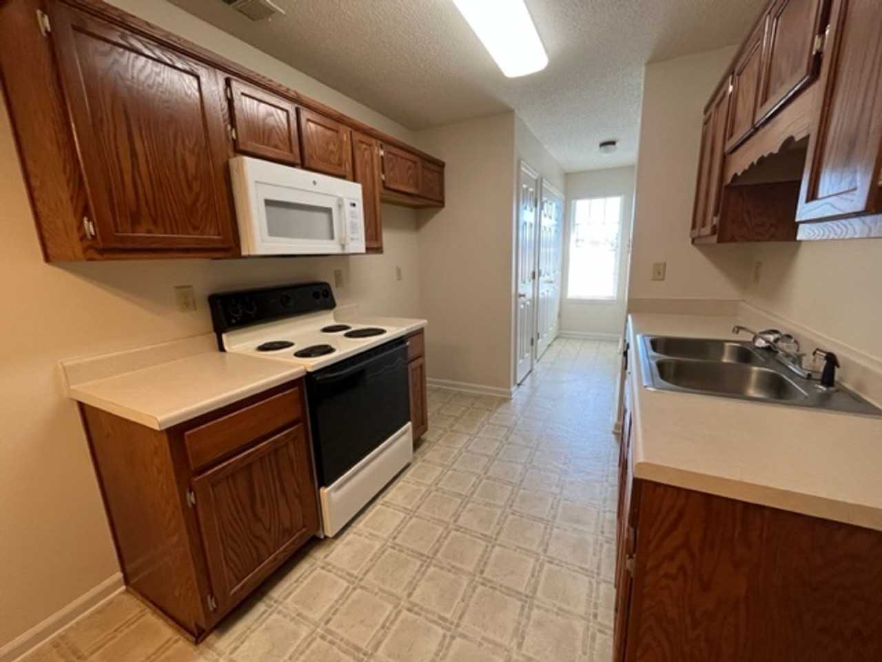 7454 Perrin Ln - Photo 5 of 13
