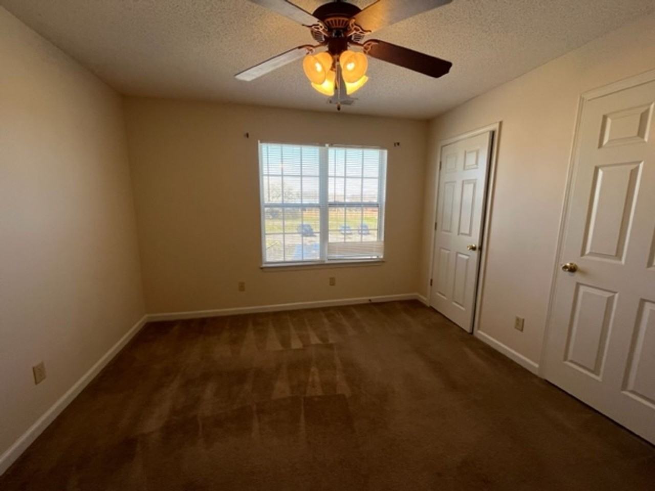 7454 Perrin Ln - Photo 6 of 13