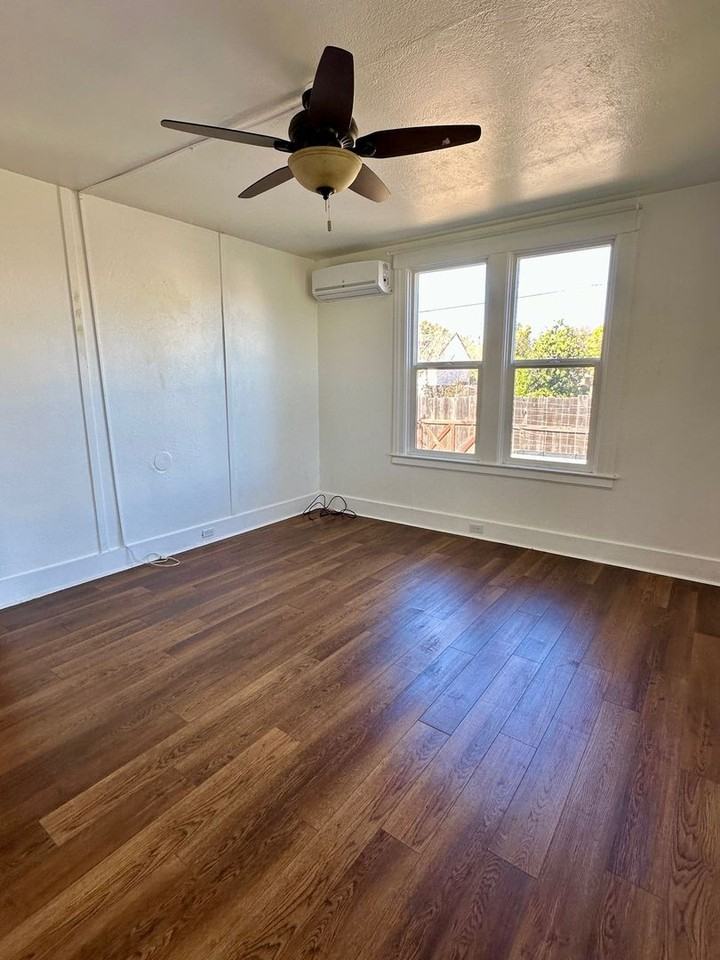 203 S Murdock Ave - Photo 2 of 21