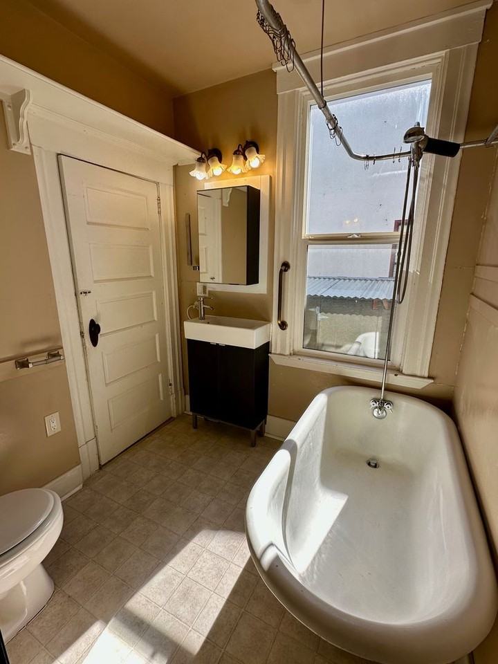 203 S Murdock Ave - Photo 7 of 21