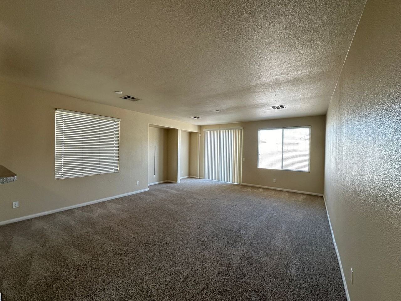 816 Bolivar Ave - Photo 3 of 20