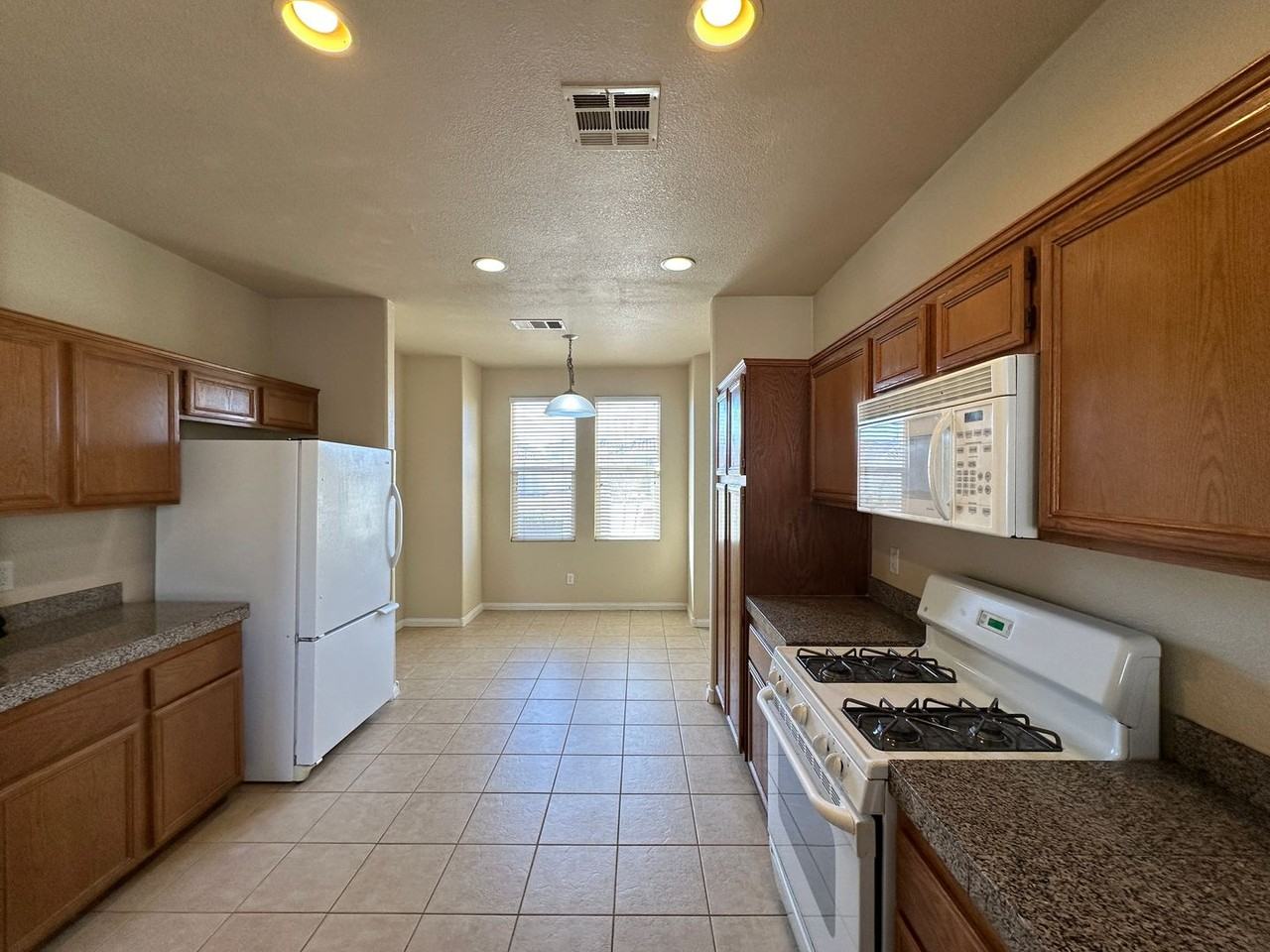 816 Bolivar Ave - Photo 6 of 20