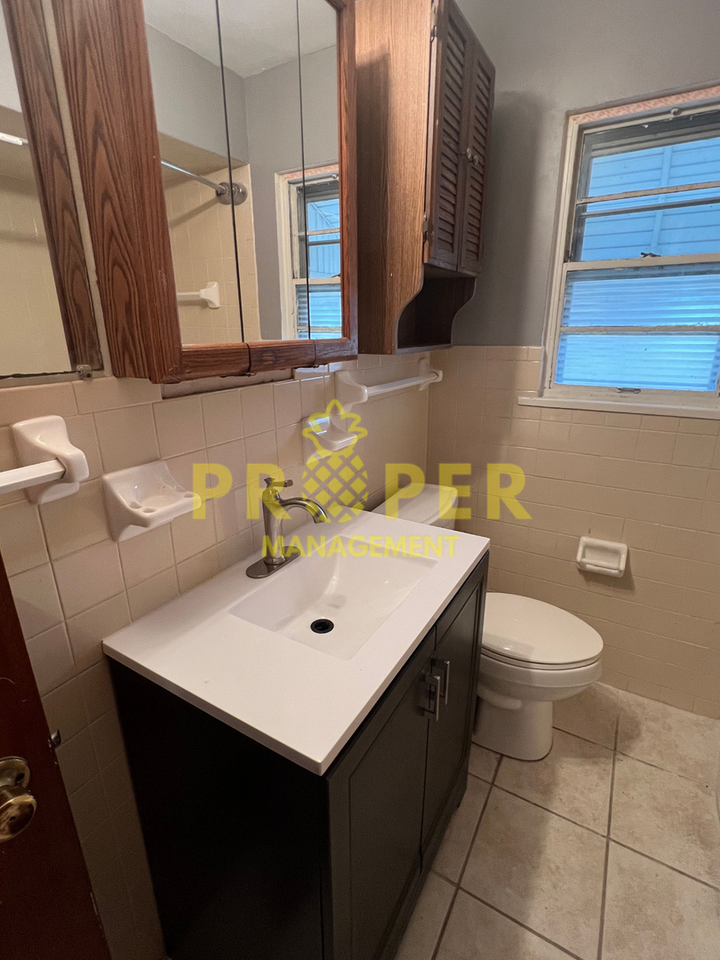 1714 Princeton Dr - Photo 2 of 7