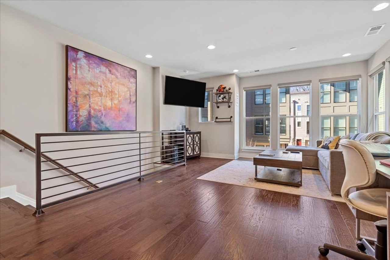 1621 Cannon View Ln - Photo 2 of 10