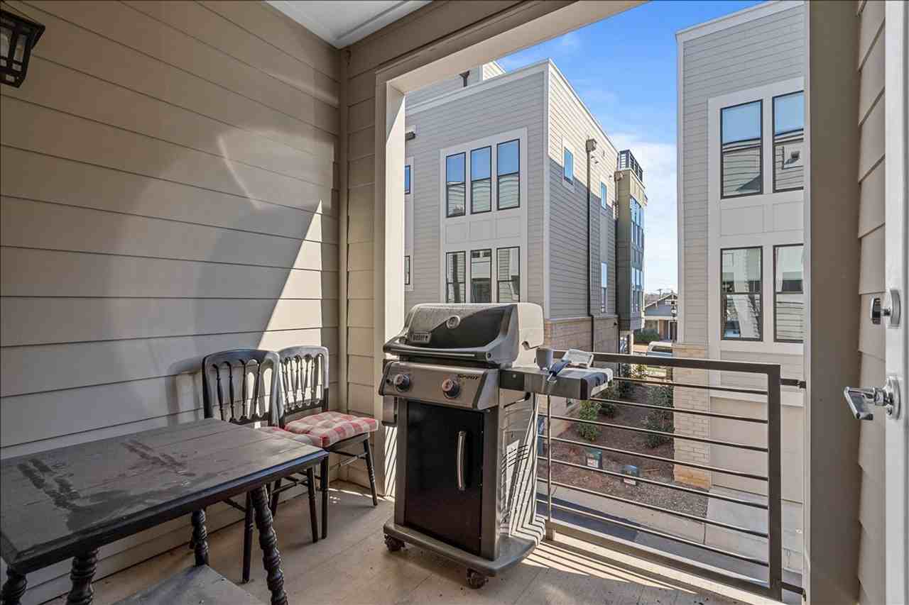 1621 Cannon View Ln - Photo 4 of 10