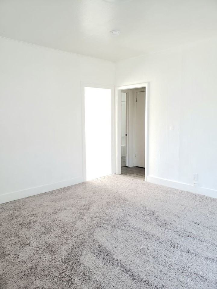 627 S Mission St - Photo 3 of 20