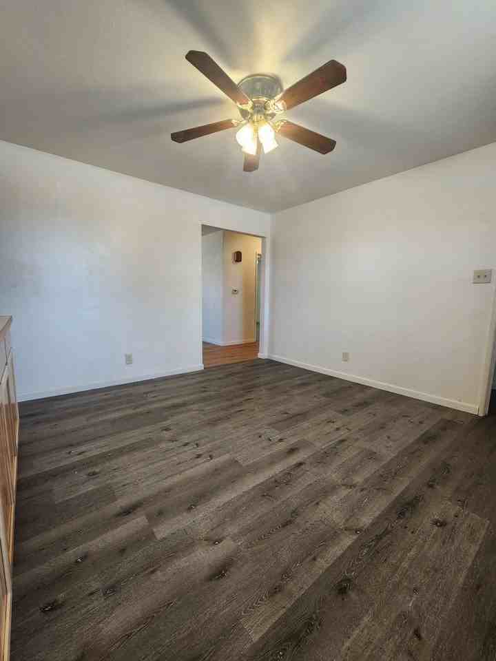 1310 Virginia Ave - Photo 2 of 16