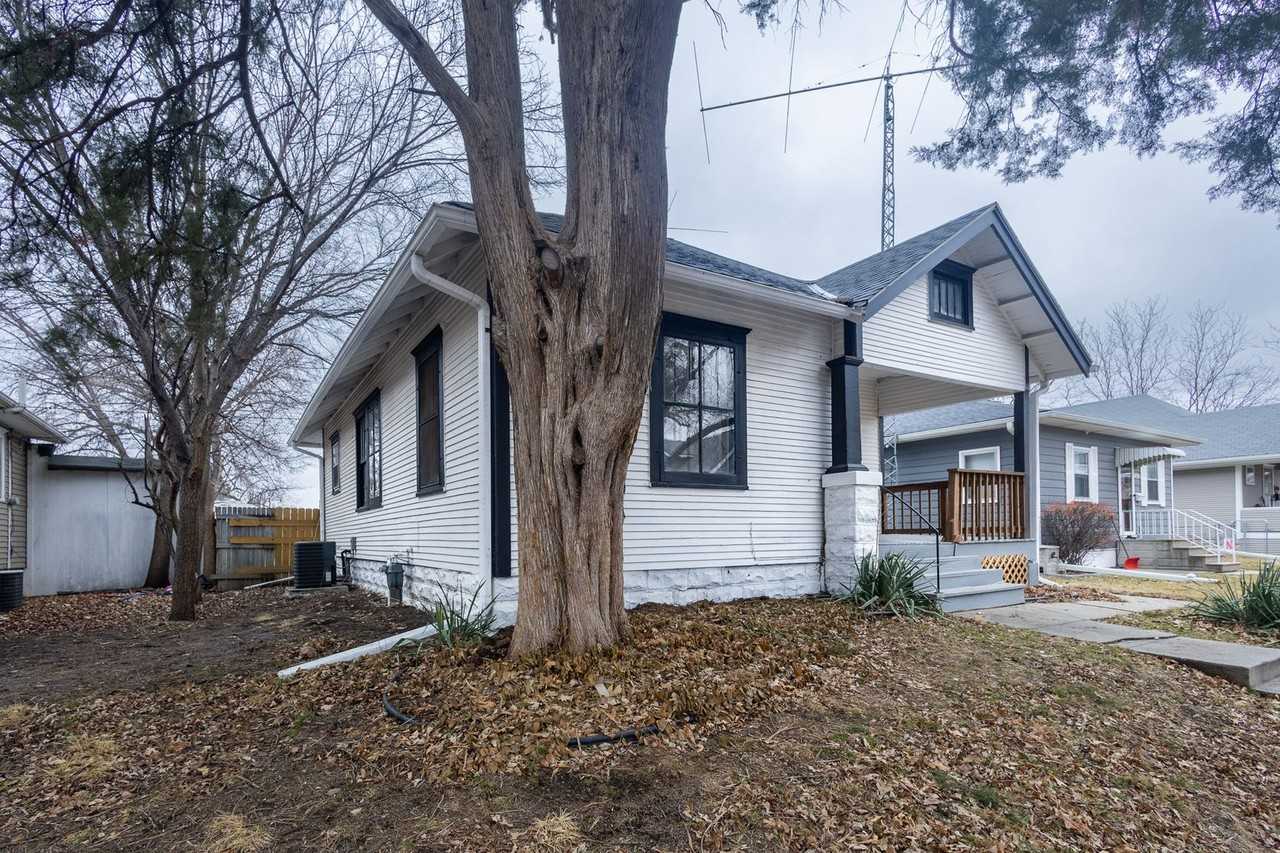 1442 Plum St - Photo 2 of 22