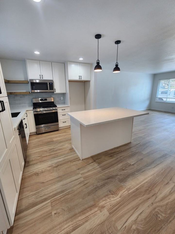 549 N Oak Park Blvd - Photo 3 of 14