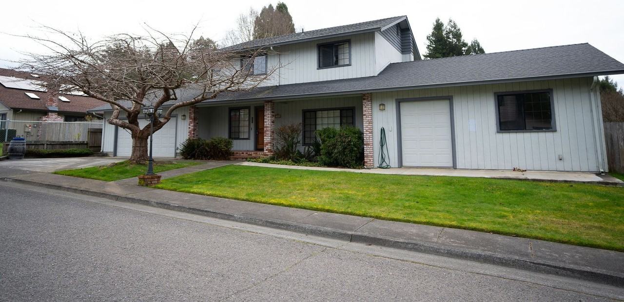 1550 Chabot Ct - Photo 2 of 43