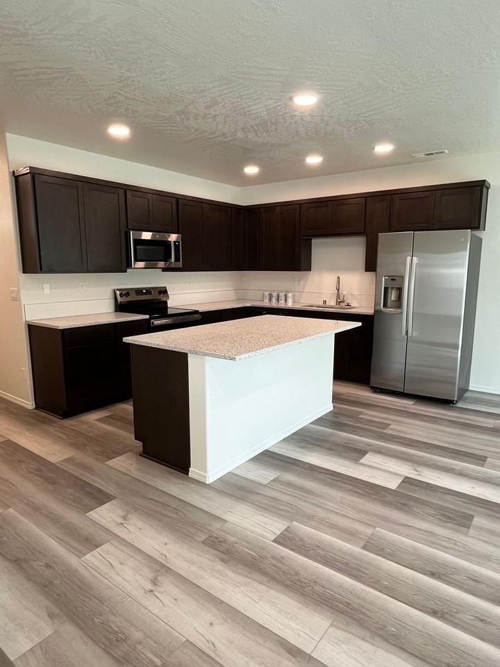 3702 S Roosevelt Pl - Photo 2 of 14