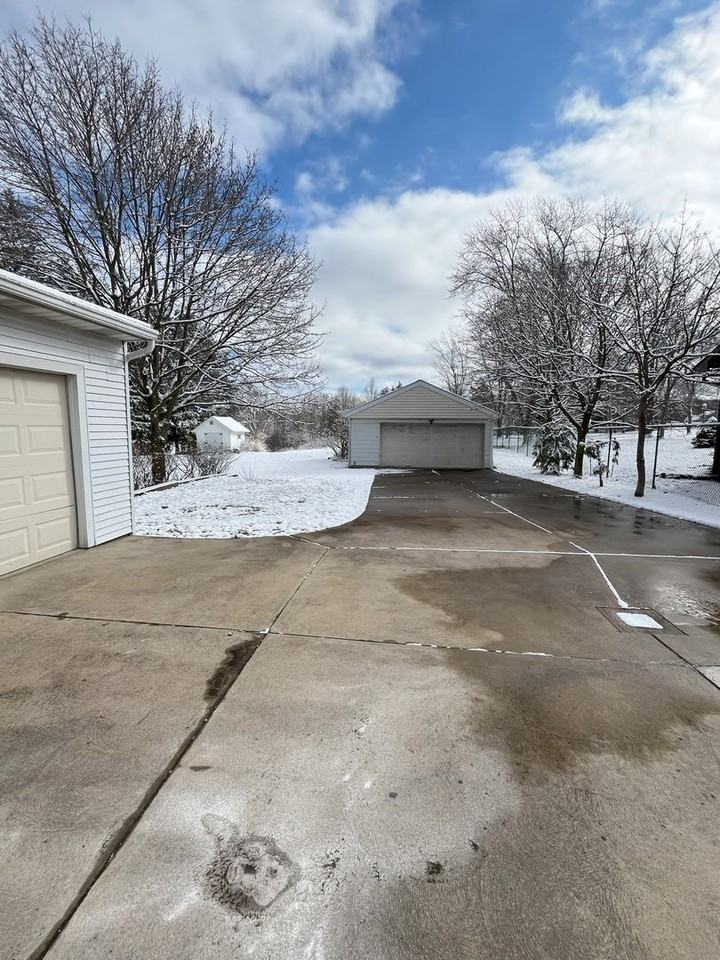 10787 State Rd - Photo 3 of 27
