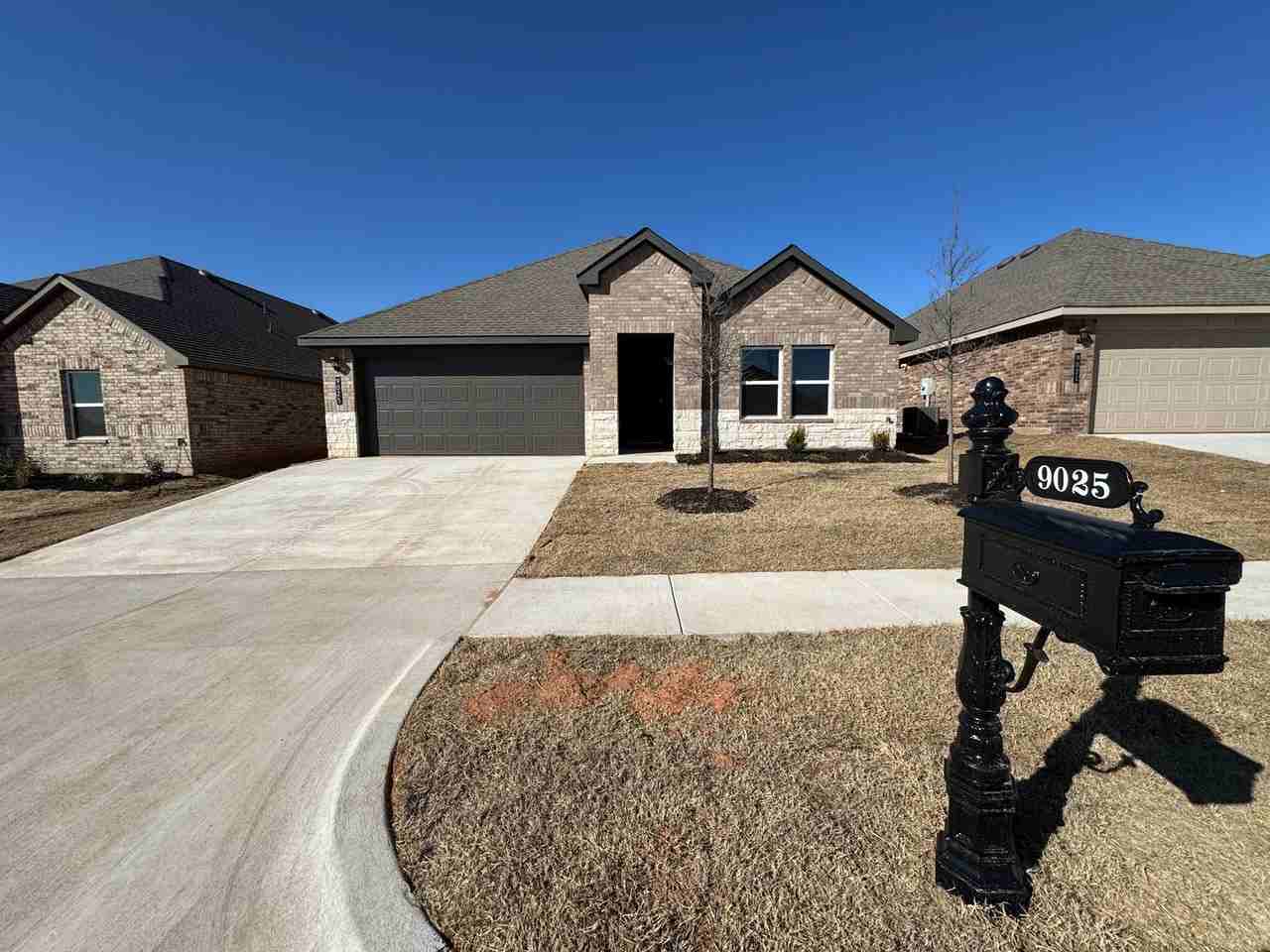 9025 Nw 149th St - Photo 2 of 21