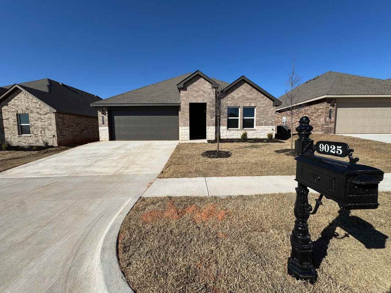 9025 Nw 149th St - Photo 3 of 21