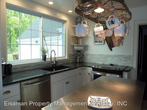 1703 N Main St - Photo 3 of 10