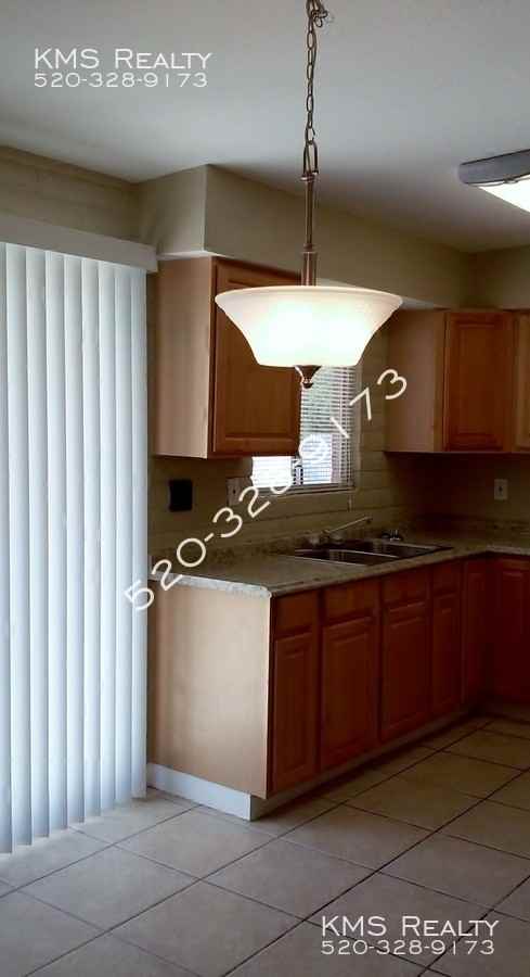 5511 W Utah St - Photo 2 of 26