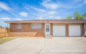 2113 S Loop 289 #A - Photo 1 of 1