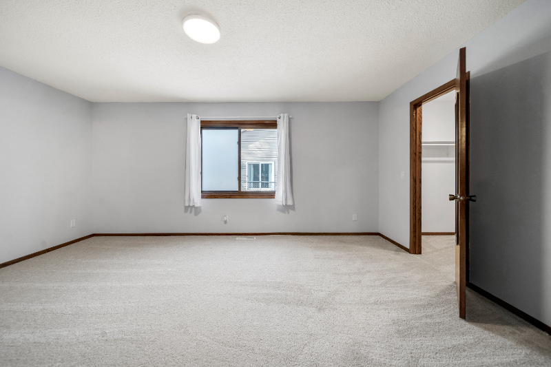 15600 47th Ave N - Photo 7 of 20