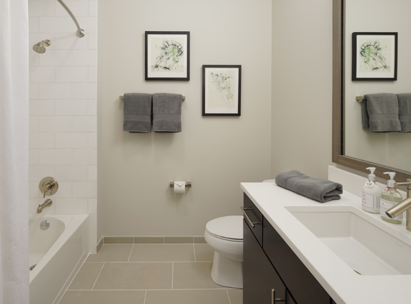 407 North Clark Street - Photo 3 of 12