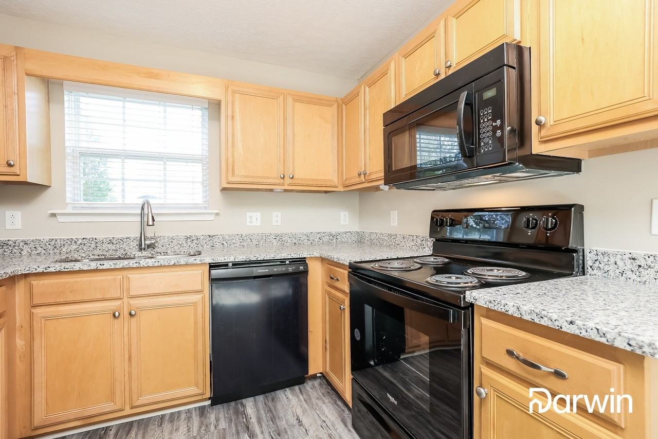 7870 Rainey Dr - Photo 2 of 15