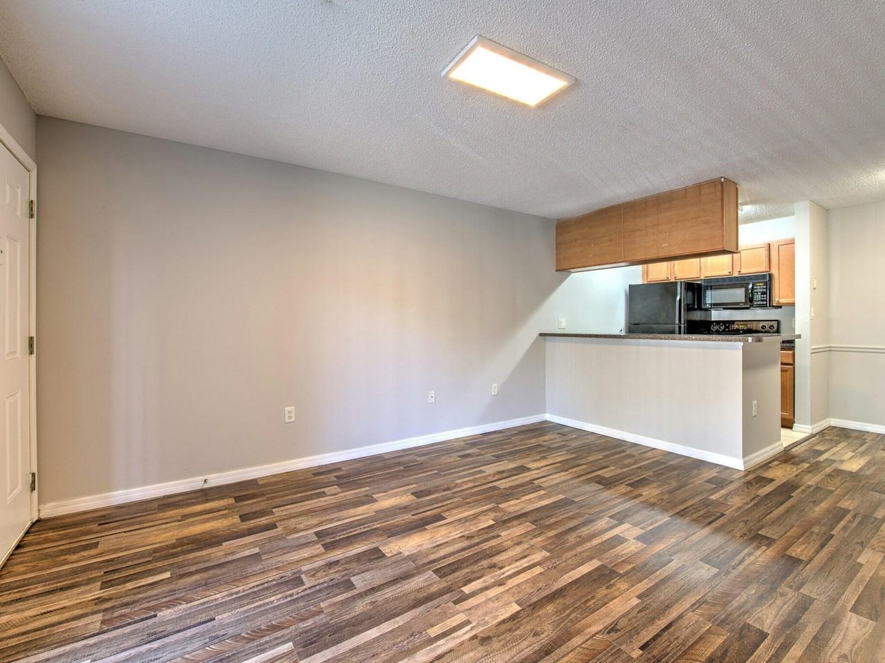 203 Lake Parsons Green, Unit 105 - Photo 6 of 26