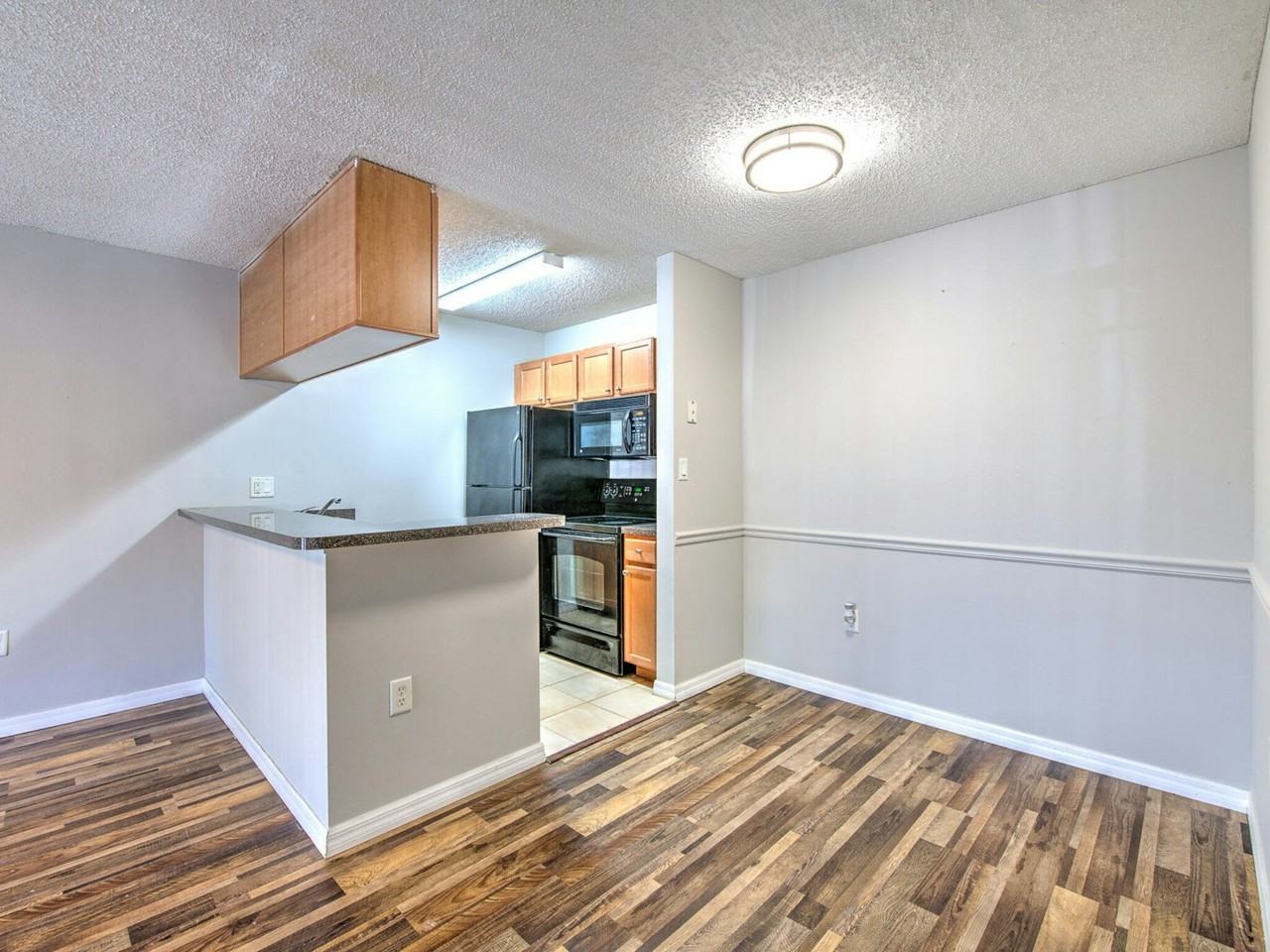 203 Lake Parsons Green, Unit 105 - Photo 7 of 26