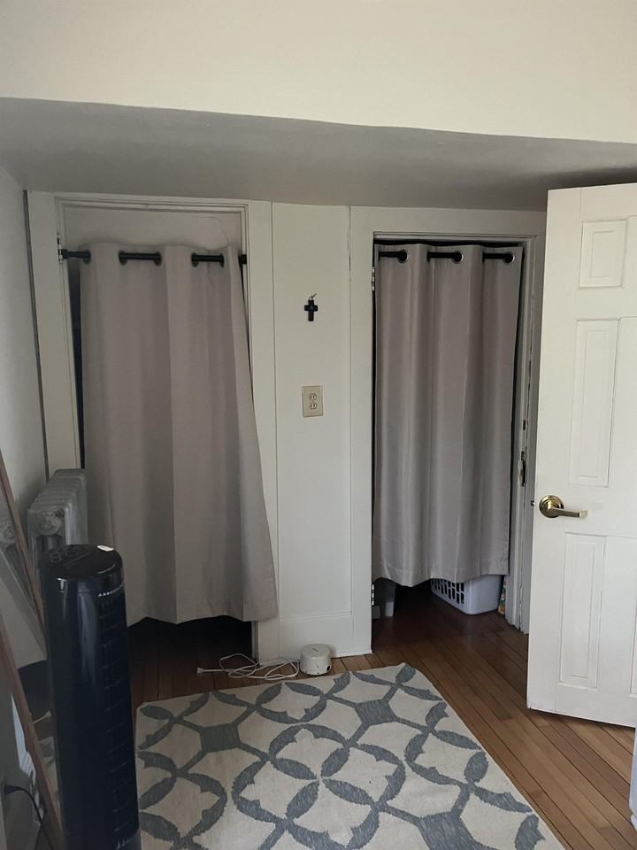 240 West Lakelawn Place - Photo 4 of 50