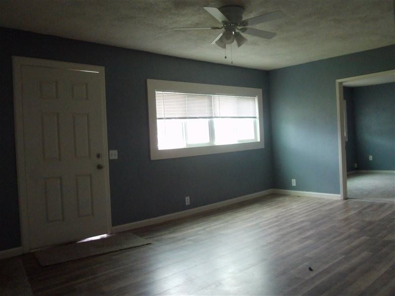 4427 College Way - Photo 2 of 9