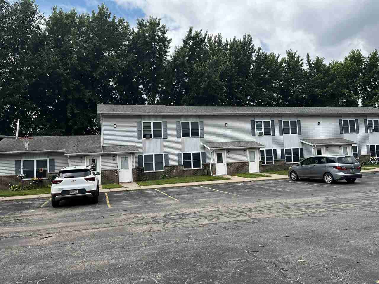 Elm Drive - Loyal - Photo 5 of 16