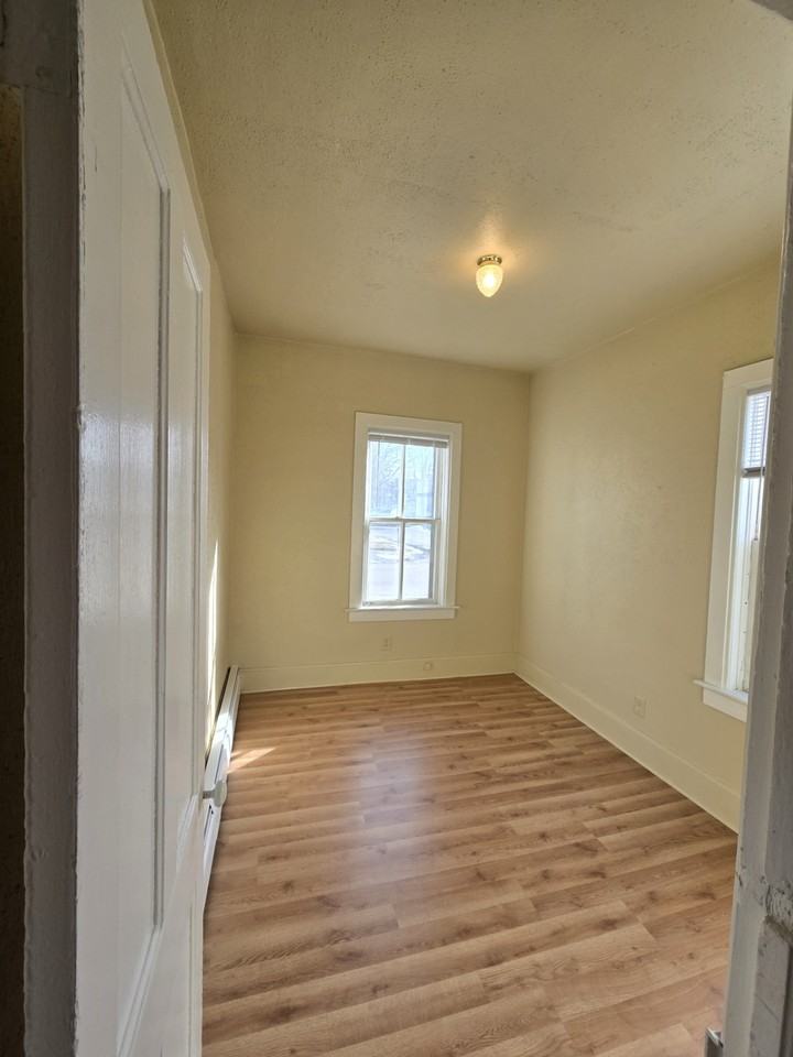 316 Garfield Ave Lower - Photo 6 of 11