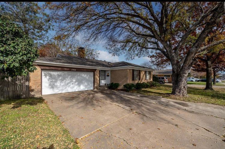 1705 14th St - Photo 2 of 12