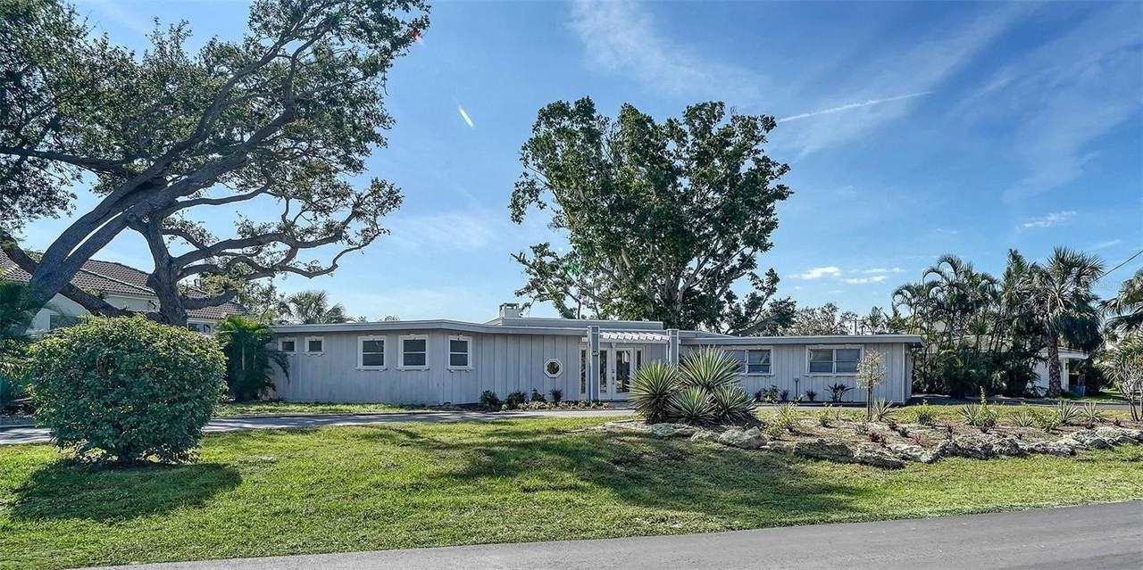 1718 Caribbean Dr - Photo 4 of 50