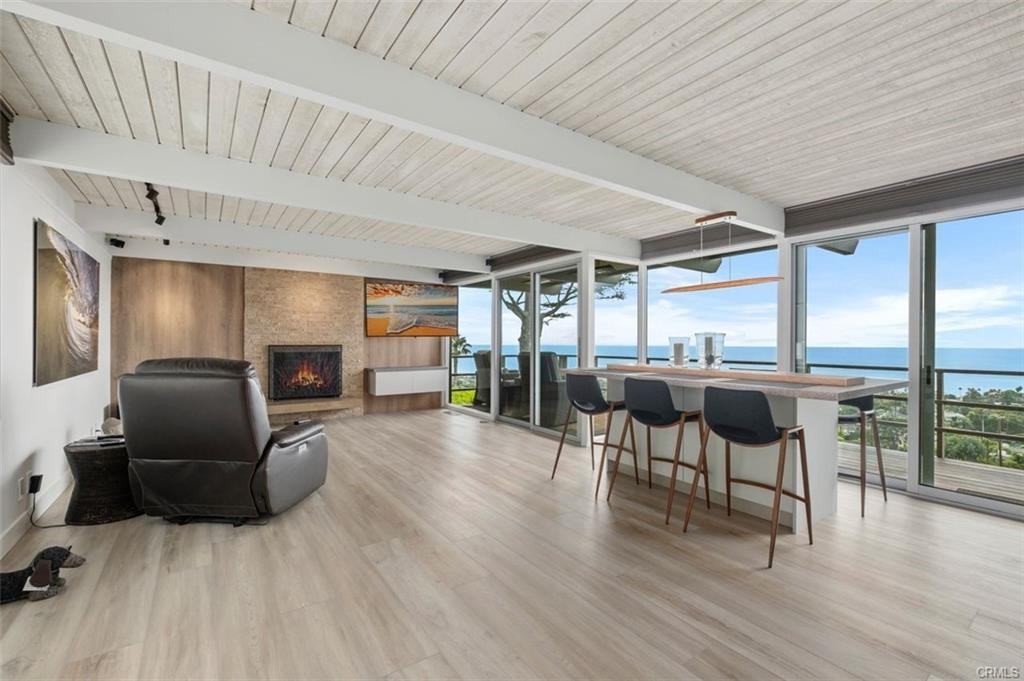945 Coast View Dr - Photo 3 of 8