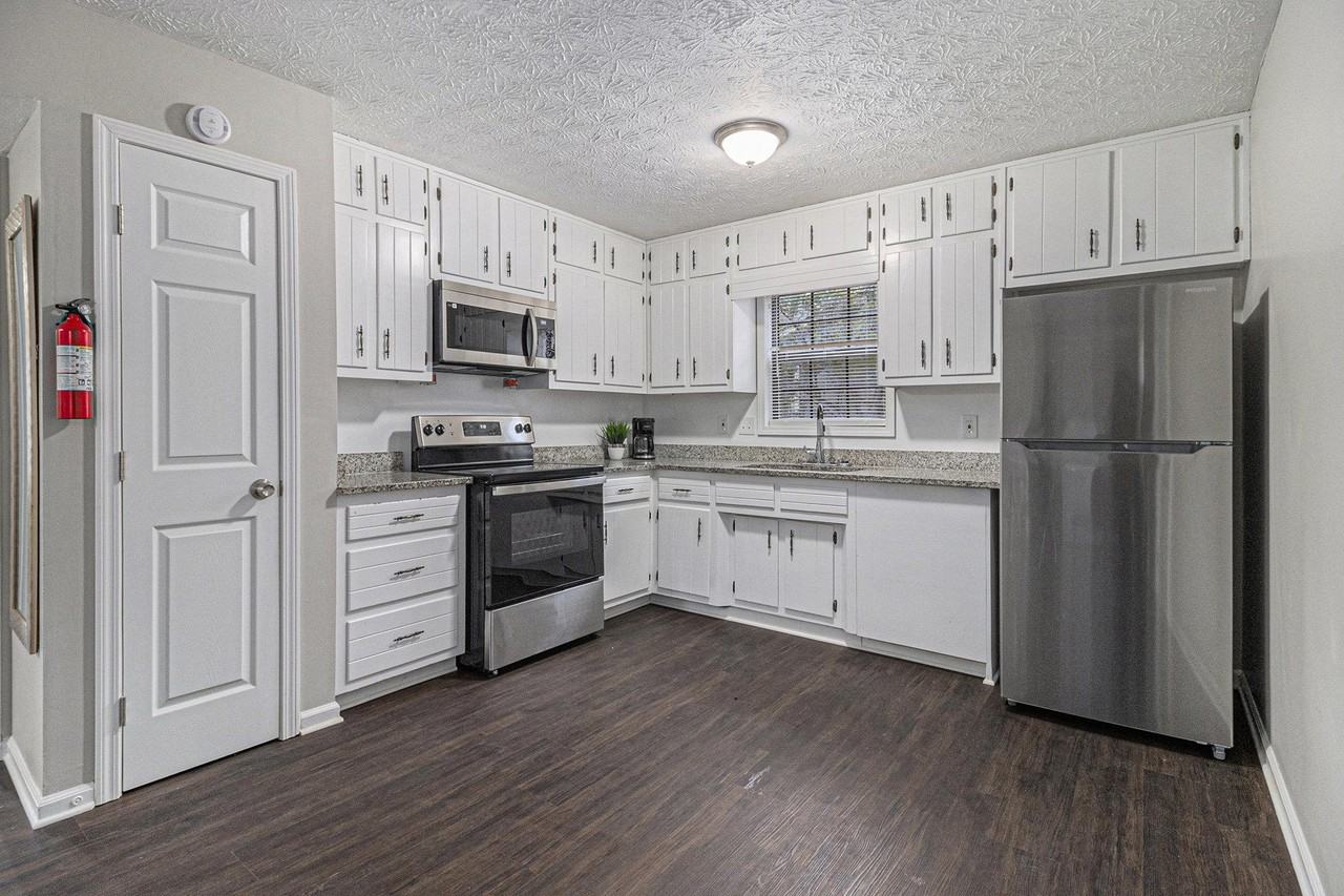 Redan Rd - Photo 7 of 10