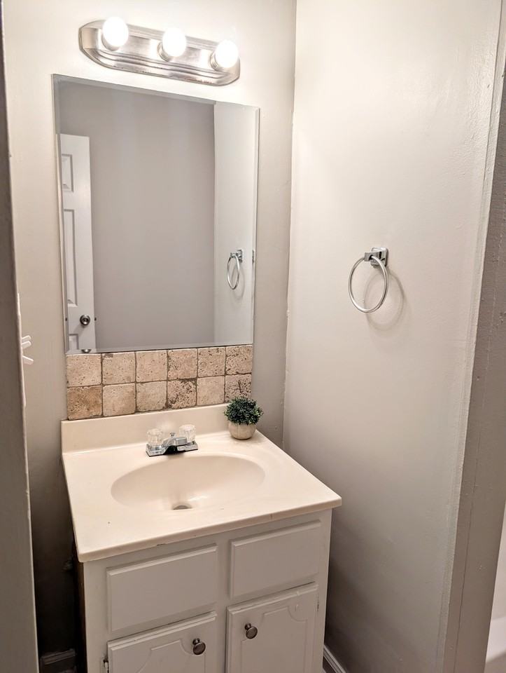 Barfield Avenue Southwest - Photo 7 of 22