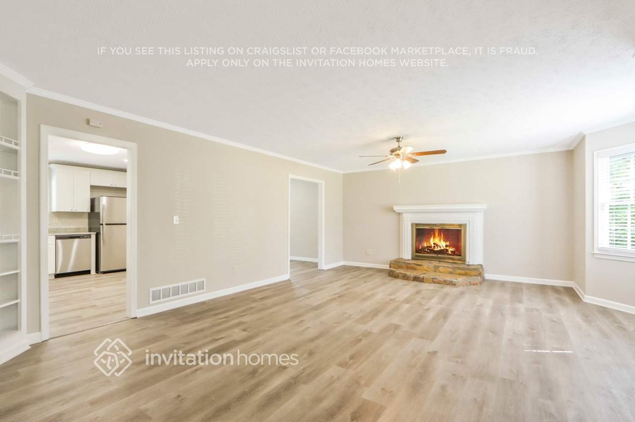 5013 Evelyn Way - Photo 4 of 17