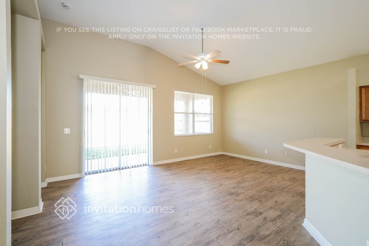 4838 Windingbrook Trl - Photo 3 of 17