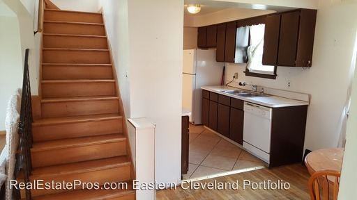 390 High Tee Dr - Photo 3 of 19