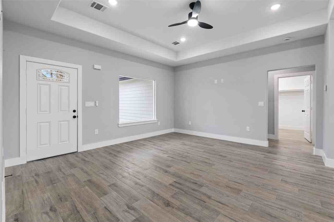 7 Meadowview Dr - Photo 7 of 32