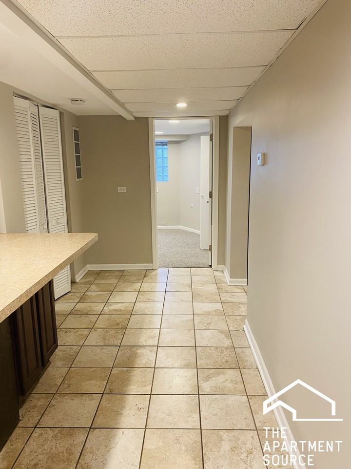 3110 W Fullerton Ave #G - Photo 3 of 9