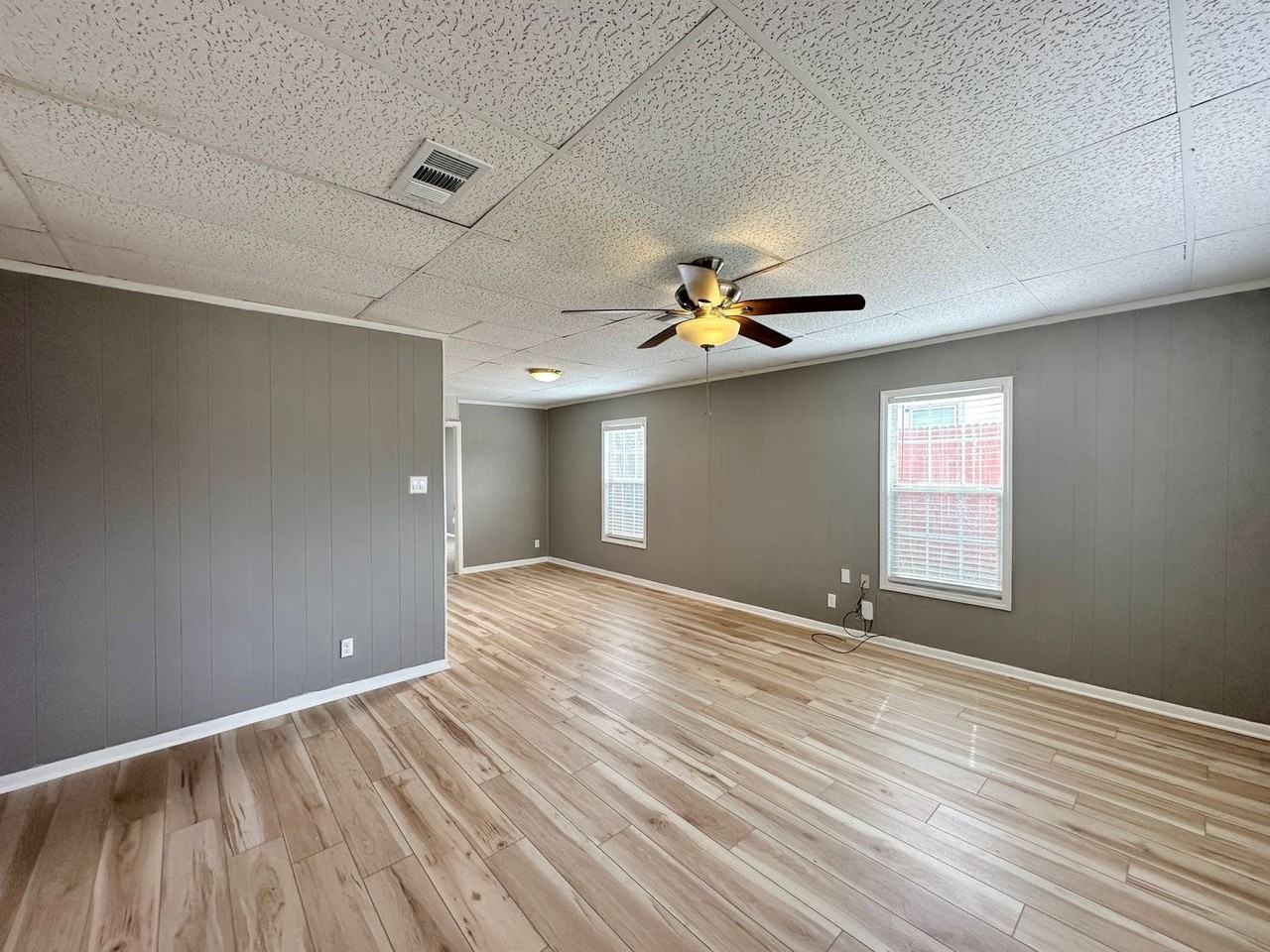 822 Southside Dr - Photo 4 of 24