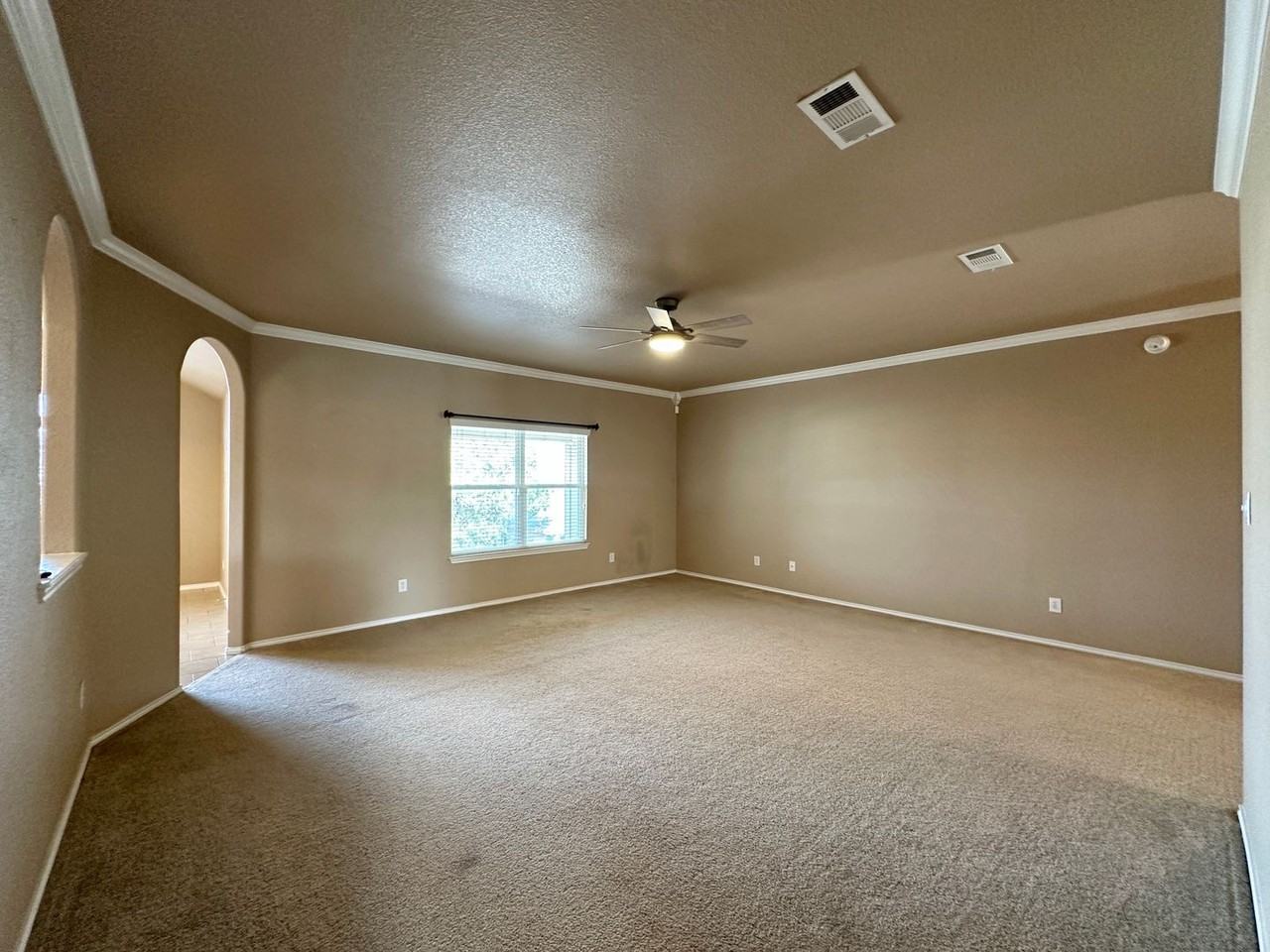 1606 Walker Place Blvd - Photo 5 of 40