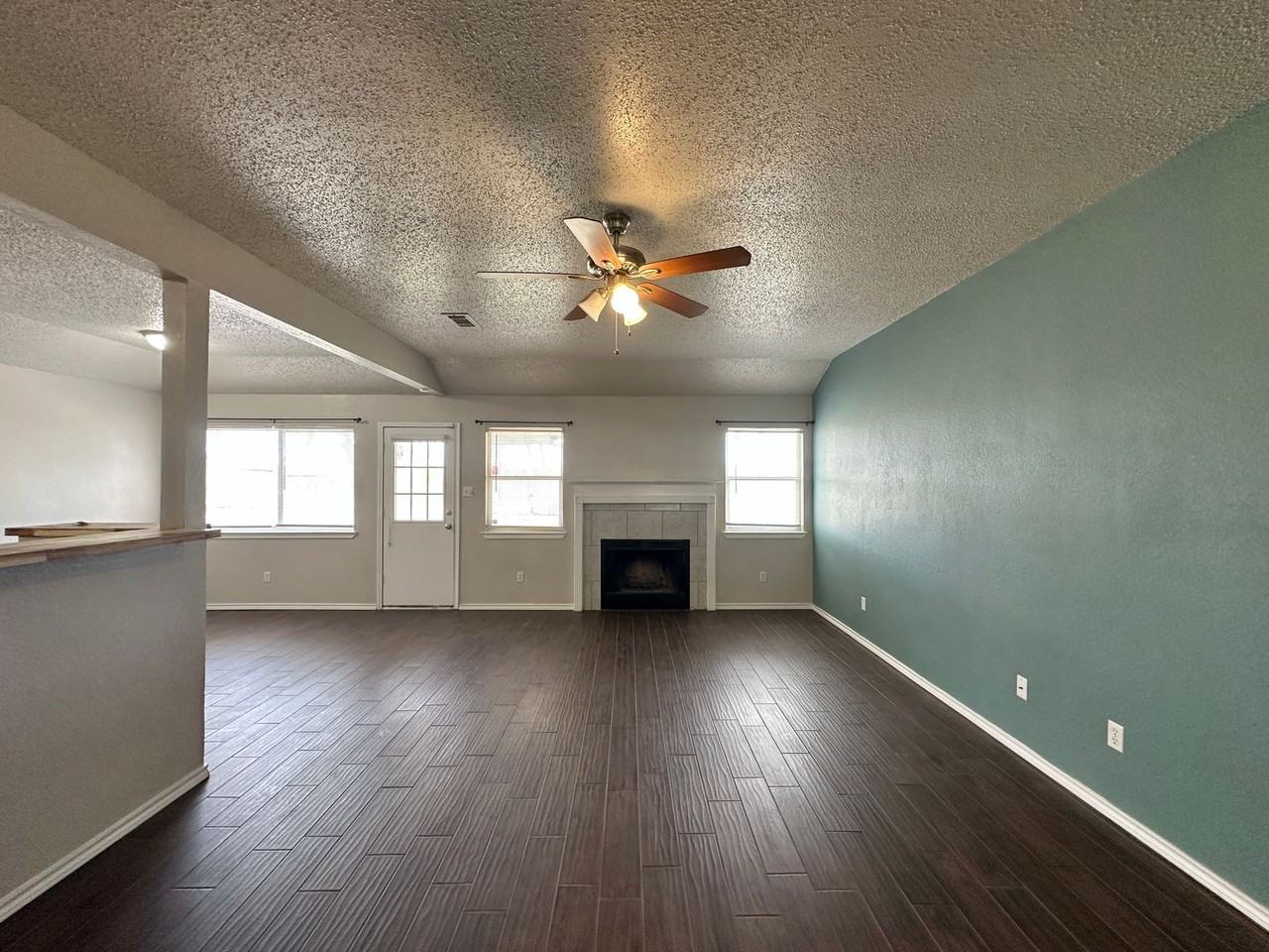 1910 Michele Dr - Photo 4 of 34