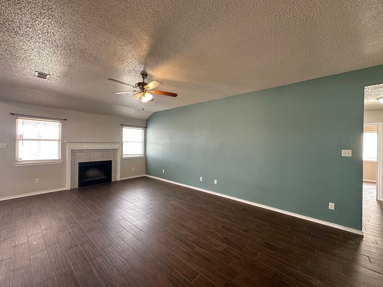 1910 Michele Dr - Photo 5 of 34